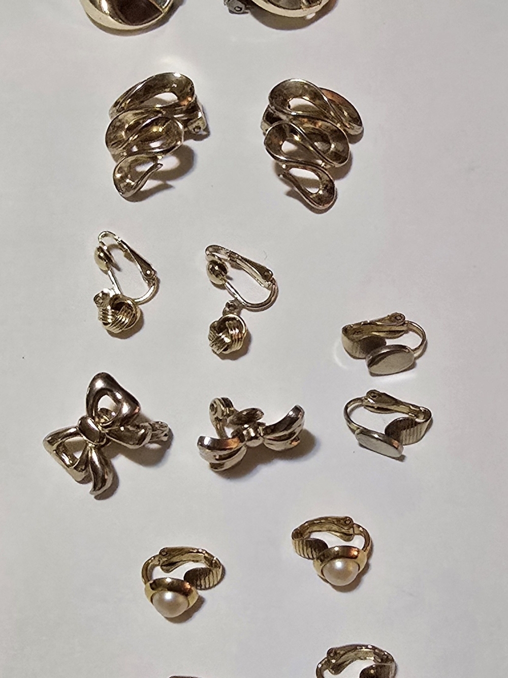 AMAZING Gold Vintage Cora Trifari pat pending  Earrings Lot screwback clip ons